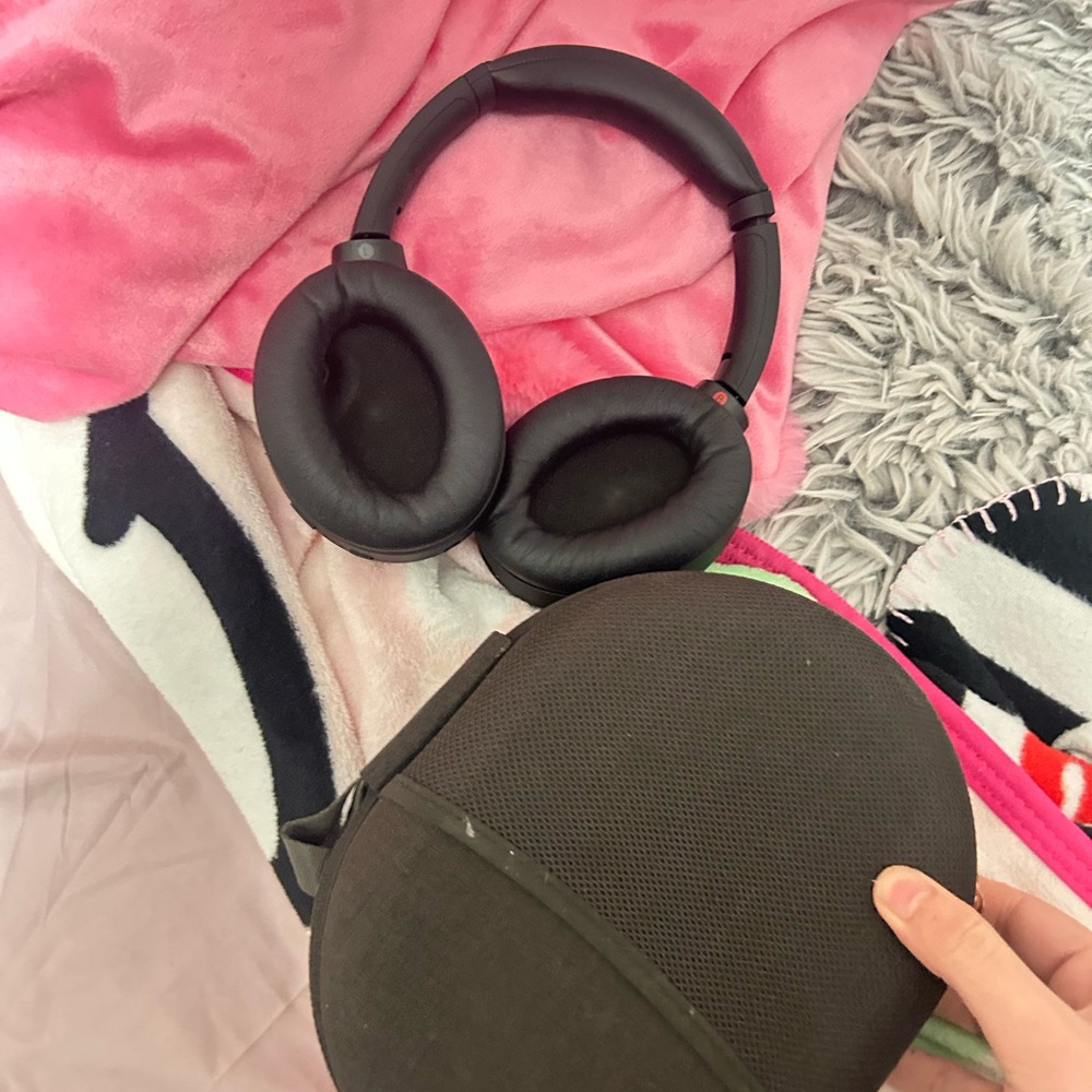 Sony cancellation headphones ones